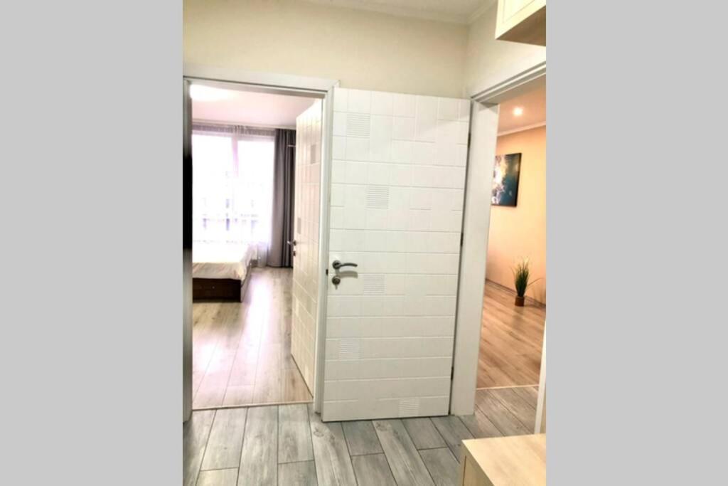 Appartement Новобудова Місто Трав, Р-Н Вікторії Гарденс à Lviv Extérieur photo